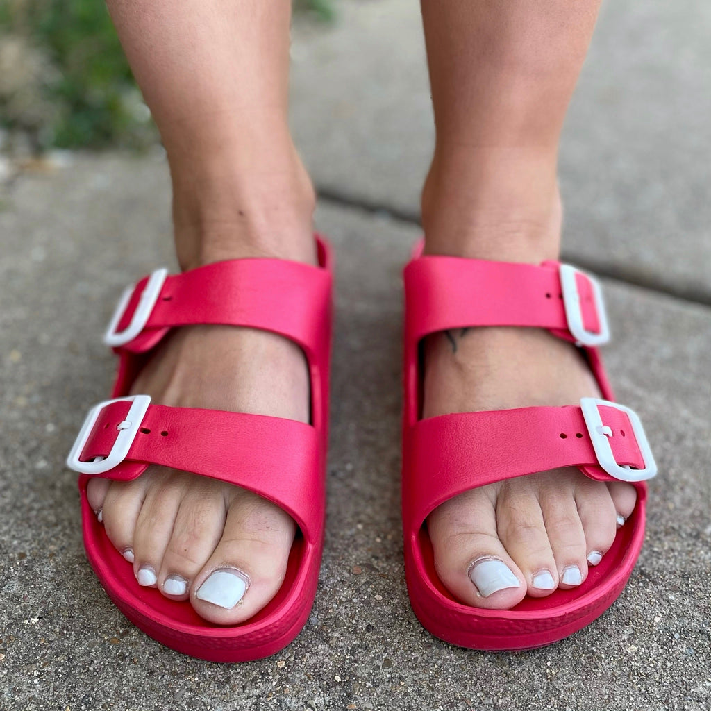 THE TO THE POOL - RED