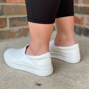 THE JIG IS UP - WHITE CROCO