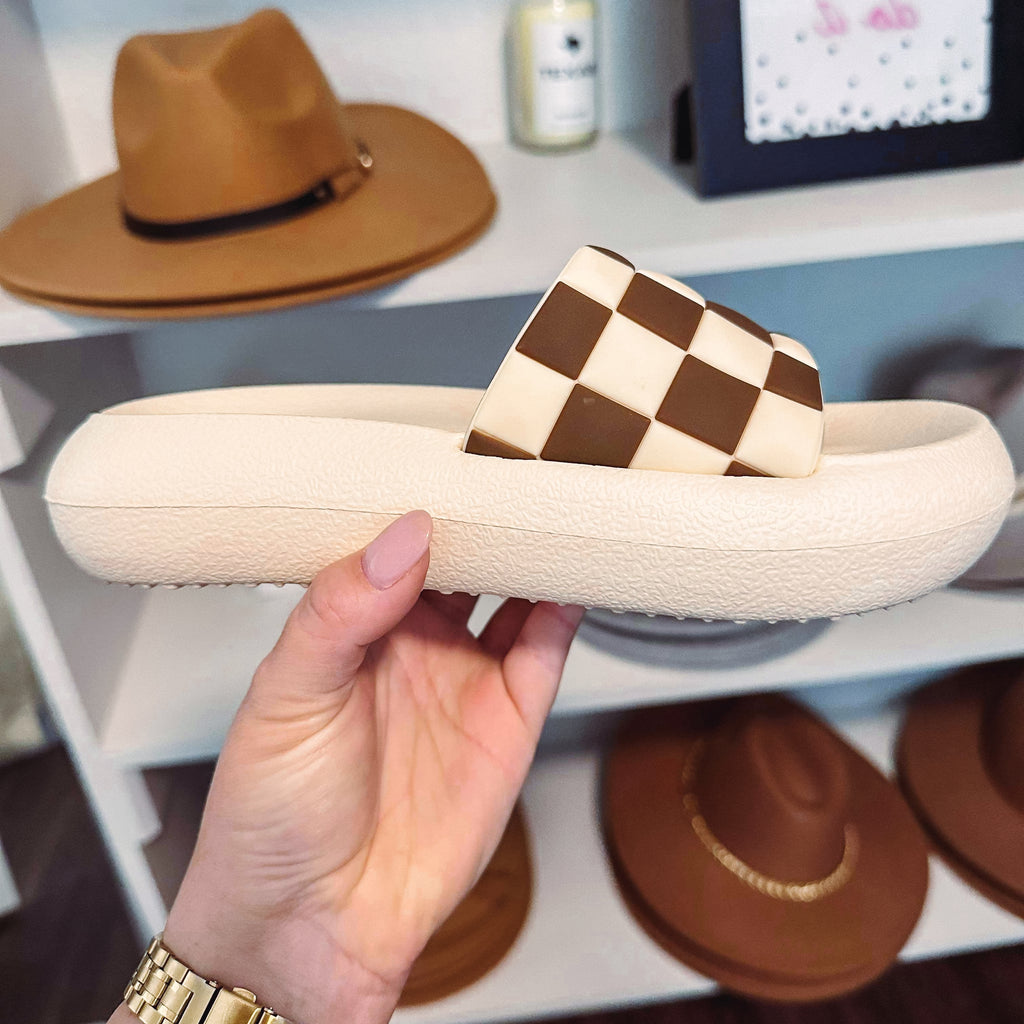THE DOUBLE CHECKERED - BROWN