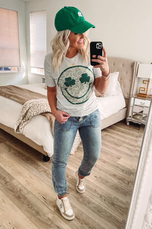 THE ALL EYES ON LUCK TEE