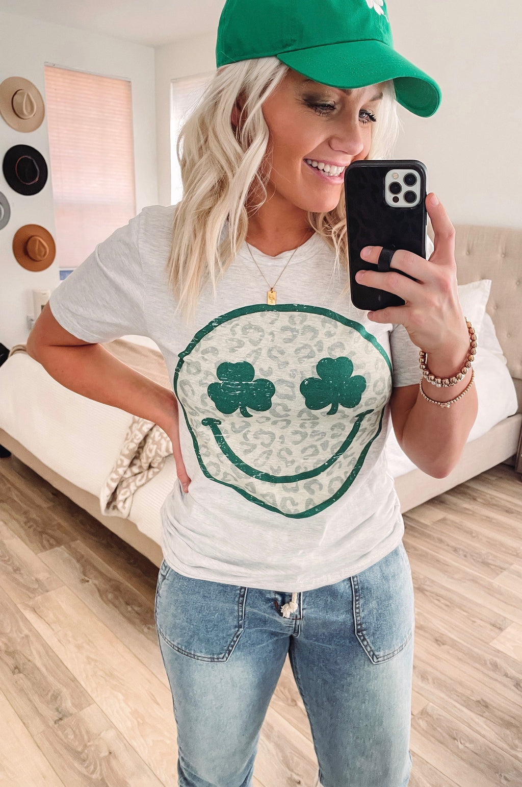 THE ALL EYES ON LUCK TEE