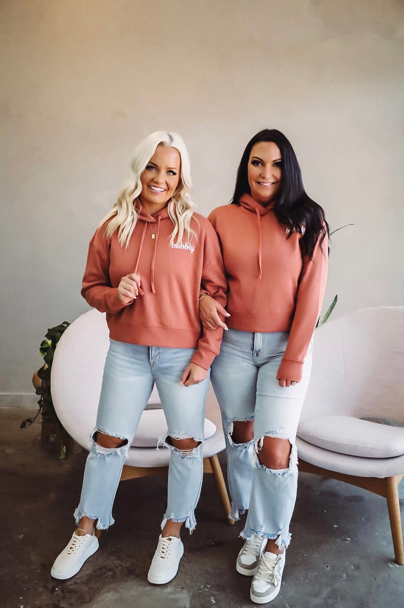 THE 5 YEAR BUBBLY BIRTHDAY CROPPED SWEATSHIRT